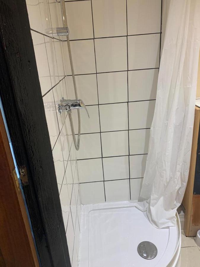 One Lovely Apartmt 1 Double & 2 Camp Beds Appartement Stoke-on-Trent Buitenkant foto